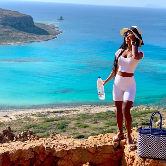 Meet your Posher, Robilyn - Picture 1 of 1